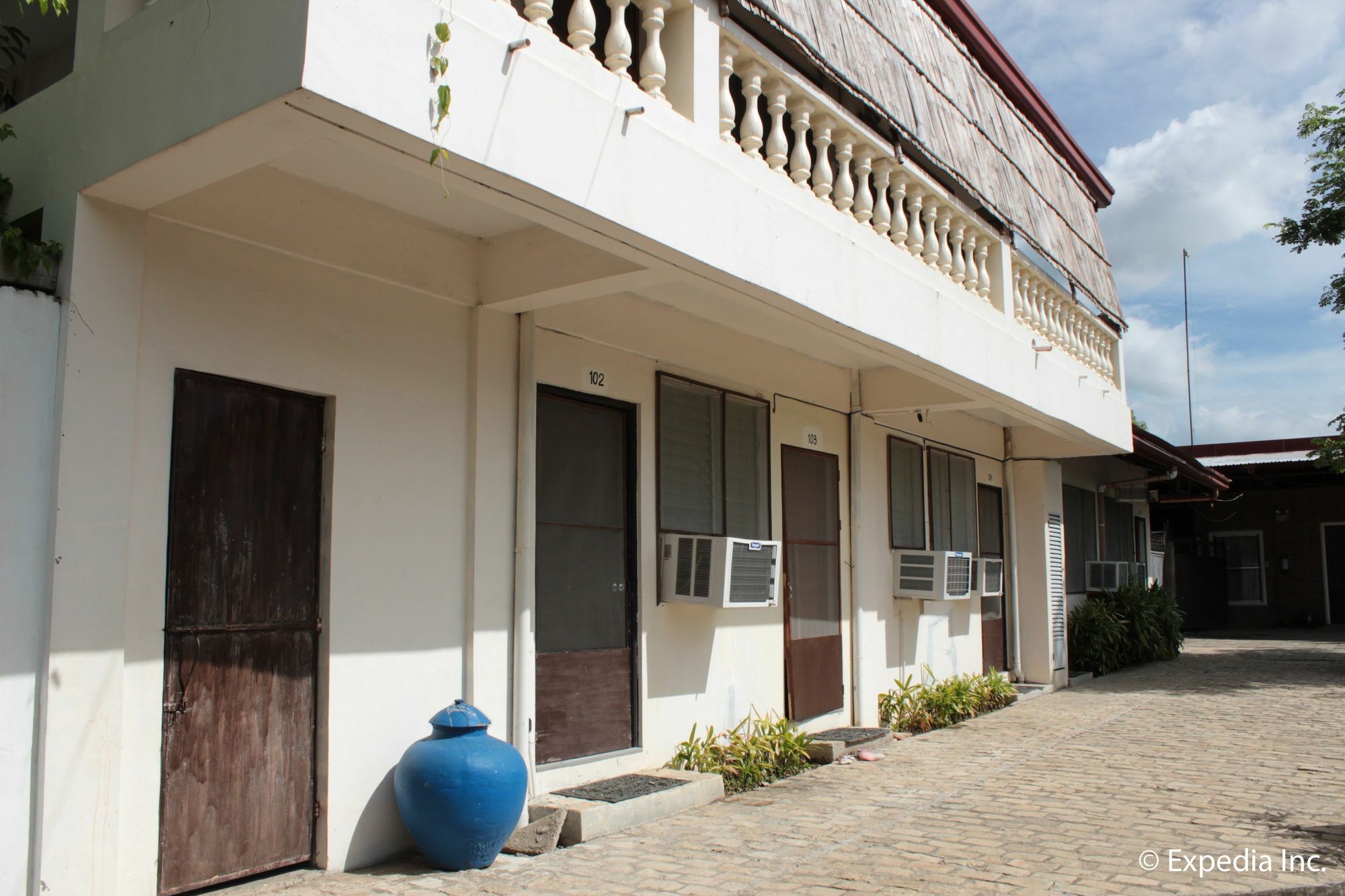 Готель Reddoorz Plus Near Vigan Convention Center Екстер'єр фото